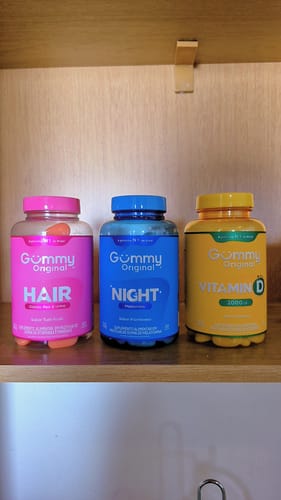 Foto da cliente Mariana com o Gummy Night